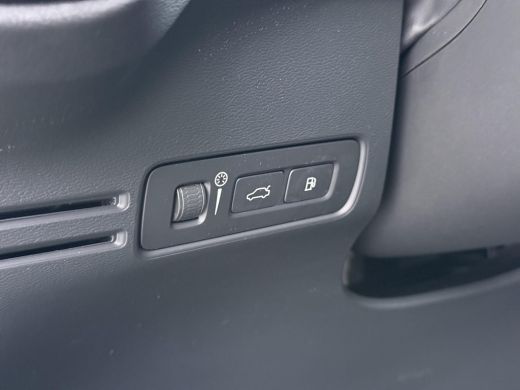 Volvo  XC40 1.5 T4 Plug-in hybrid Core Bright BOMVOL! | STOEL + STUURVERWARMING |ELEK. TREKHAAK | KEYLESS | D... ActivLease financial lease
