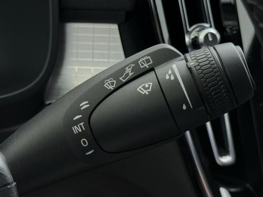 Volvo  XC40 1.5 T4 Plug-in hybrid Core Bright BOMVOL! | STOEL + STUURVERWARMING |ELEK. TREKHAAK | KEYLESS | D... ActivLease financial lease