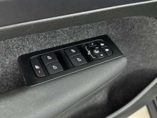 Volvo  XC40 1.5 T5 Recharge R-Design | Trekhaak | Panoramadak | Stoel + Stuurverwarming | Adaptive Cruiscontr... ActivLease financial lease