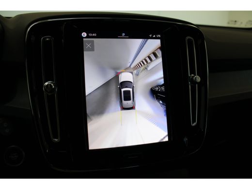 Volvo  XC40 B4 197PK Plus Dark | Trekhaak | 360&deg; | Panoramadak | Getint Glas | HK Audio ActivLease financial lease