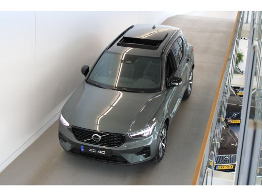 Volvo  XC40 B4 197PK Plus Dark | Trekhaak | 360&deg; | Panoramadak | Getint Glas | HK Audio ActivLease financial lease