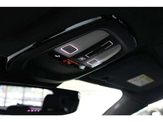 Volvo  XC40 B4 197PK Plus Dark | Trekhaak | 360&deg; | Panoramadak | Getint Glas | HK Audio ActivLease financial lease