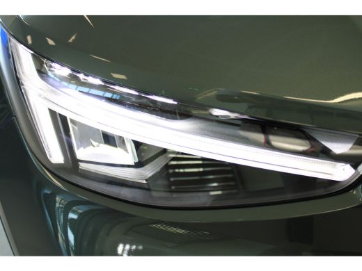 Volvo  XC40 B4 197PK Plus Dark | Trekhaak | 360&deg; | Panoramadak | Getint Glas | HK Audio ActivLease financial lease