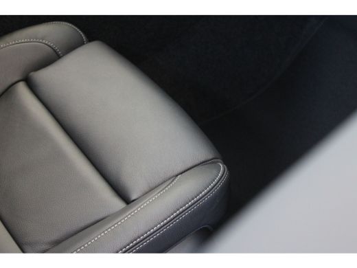 Volvo  XC40 B4 197PK Plus Dark | Trekhaak | 360&deg; | Panoramadak | Getint Glas | HK Audio ActivLease financial lease