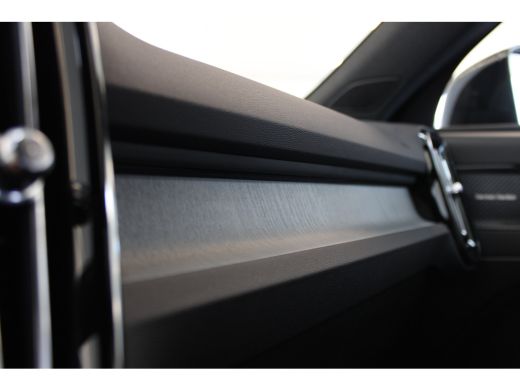 Volvo  XC40 B4 197PK Plus Dark | Trekhaak | 360&deg; | Panoramadak | Getint Glas | HK Audio ActivLease financial lease