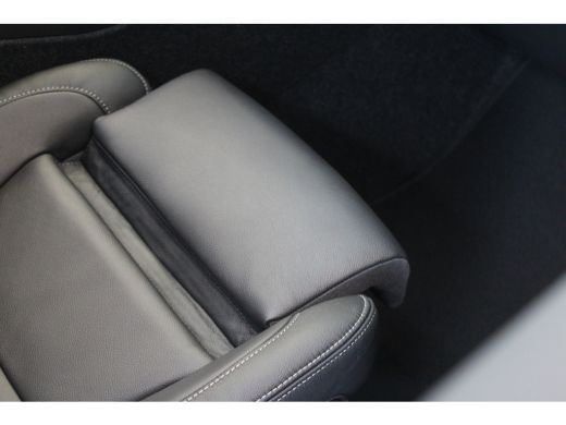 Volvo  XC40 B4 197PK Plus Dark | Trekhaak | 360&deg; | Panoramadak | Getint Glas | HK Audio ActivLease financial lease