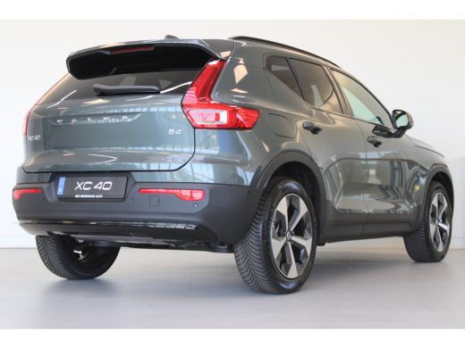 Volvo  XC40 B4 197PK Plus Dark | Trekhaak | 360&deg; | Panoramadak | Getint Glas | HK Audio ActivLease financial lease