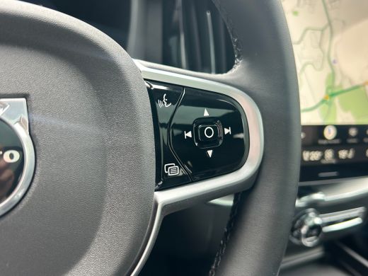 Volvo  XC60 2.0 T6 Plug-in hybrid AWD Plus Black Edition | Stoelventilatie | Trekhaak | HU-Display | 360 came... ActivLease financial lease