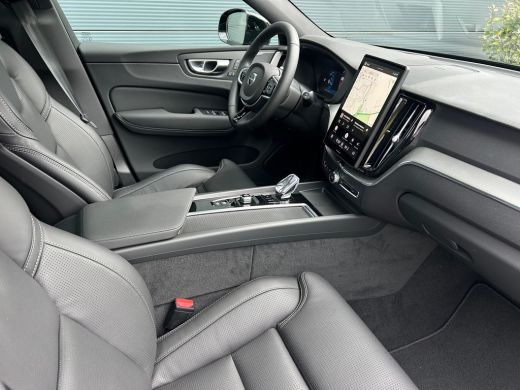 Volvo  XC60 2.0 T6 Plug-in hybrid AWD Plus Black Edition | Stoelventilatie | Trekhaak | HU-Display | 360 came... ActivLease financial lease