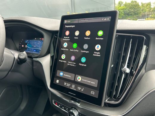 Volvo  XC60 2.0 T6 Plug-in hybrid AWD Plus Black Edition | Stoelventilatie | Trekhaak | HU-Display | 360 came... ActivLease financial lease
