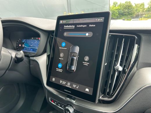 Volvo  XC60 2.0 T6 Plug-in hybrid AWD Plus Black Edition | Stoelventilatie | Trekhaak | HU-Display | 360 came... ActivLease financial lease