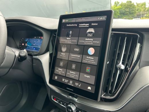 Volvo  XC60 2.0 T6 Plug-in hybrid AWD Plus Black Edition | Stoelventilatie | Trekhaak | HU-Display | 360 came... ActivLease financial lease