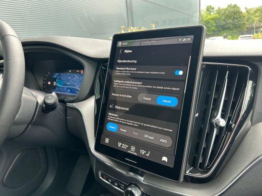 Volvo  XC60 2.0 T6 Plug-in hybrid AWD Plus Black Edition | Stoelventilatie | Trekhaak | HU-Display | 360 came... ActivLease financial lease