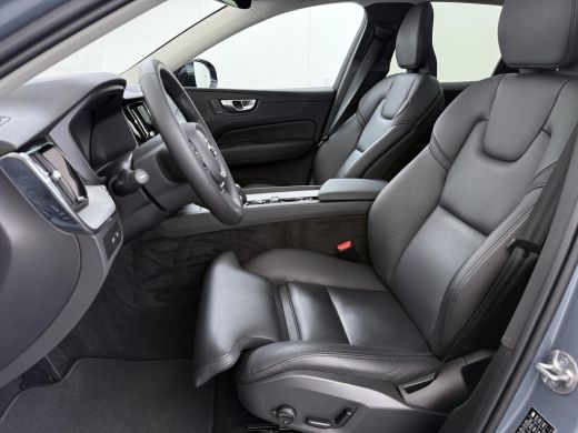Volvo  XC60 2.0 T6 Plug-in hybrid AWD R-Design BOMVOL!! | 22K KM!! | STOEL+ACHTERBANK+ STUURVERWARMING | PANO... ActivLease financial lease