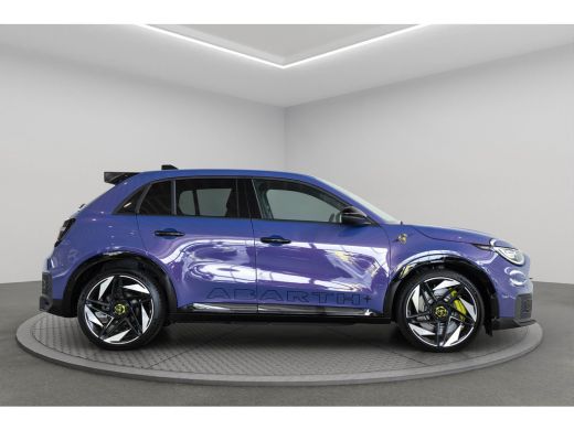 Abarth 600e Scorpionissima 54 kWh | 8 Jaar Garantie | Design Pack | Tech Pack | Winter Pack | Gaming Pack | 2... ActivLease financial lease