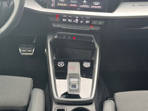 Audi A3 Sportback 35 150pk TFSI S edition Optiekpakket zwart |  Cruise Control | Smartphone-interface ActivLease financial lease