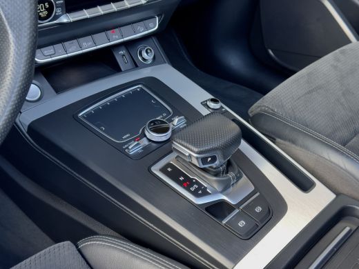 Audi Q5 55 TFSI e QUATTRO AUT7 COMPETITION 3X-SLINE PANODAK LEDER NAVI CAMERA DIGI-DASH APPLE-CARPLAY LED... ActivLease financial lease