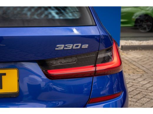 BMW 3 Serie Touring 330e Business Edition Plus | M-pakket | Cruise adaptief | Laser LED | Stoel+stuur verwarm... ActivLease financial lease