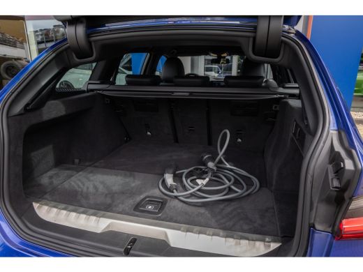 BMW 3 Serie Touring 330e Business Edition Plus | M-pakket | Cruise adaptief | Laser LED | Stoel+stuur verwarm... ActivLease financial lease