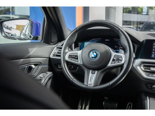 BMW 3 Serie Touring 330e Business Edition Plus | M-pakket | Cruise adaptief | Laser LED | Stoel+stuur verwarm... ActivLease financial lease