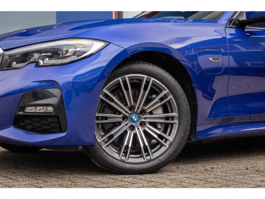 BMW 3 Serie Touring 330e Business Edition Plus | M-pakket | Cruise adaptief | Laser LED | Stoel+stuur verwarm... ActivLease financial lease