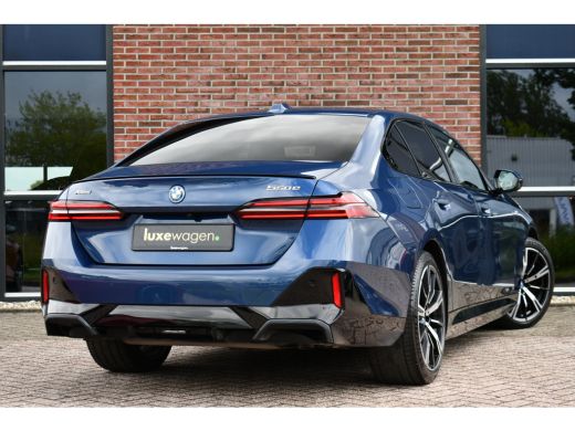 BMW 5 Serie 550e xDrive M-Sport Pro B&W Trekh Prof-onderstel 20inch ActivLease financial lease