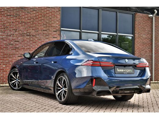 BMW 5 Serie 550e xDrive M-Sport Pro B&W Trekh Prof-onderstel 20inch ActivLease financial lease