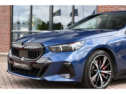 BMW 5 Serie 550e xDrive M-Sport Pro B&W Trekh Prof-onderstel 20inch ActivLease financial lease