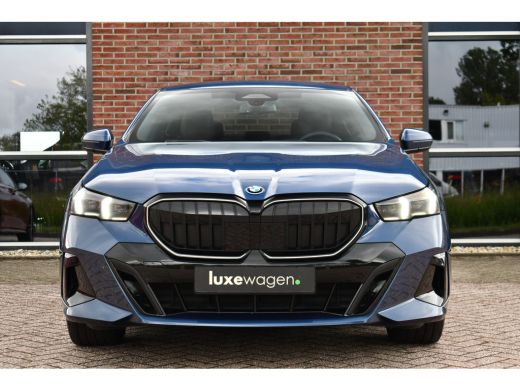 BMW 5 Serie 550e xDrive M-Sport Pro B&W Trekh Prof-onderstel 20inch ActivLease financial lease