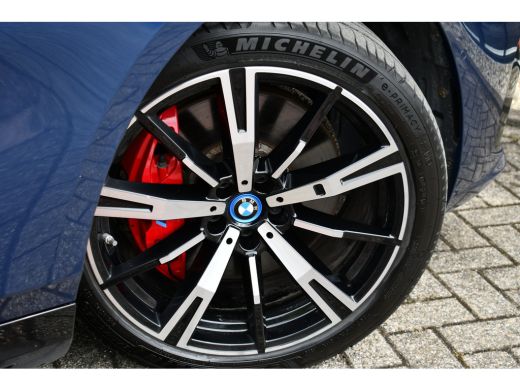 BMW 5 Serie 550e xDrive M-Sport Pro B&W Trekh Prof-onderstel 20inch ActivLease financial lease