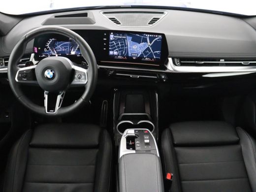 BMW X1 M Sport | xDrive23i | Adaptive Cruise | Trekhaak | Head-Up | Leder | 360 camera | Stoelverwarming... ActivLease financial lease