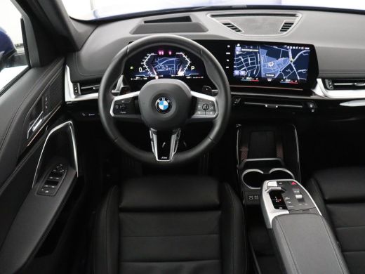 BMW X1 M Sport | xDrive23i | Adaptive Cruise | Trekhaak | Head-Up | Leder | 360 camera | Stoelverwarming... ActivLease financial lease