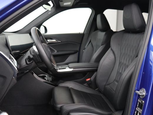 BMW X1 M Sport | xDrive23i | Adaptive Cruise | Trekhaak | Head-Up | Leder | 360 camera | Stoelverwarming... ActivLease financial lease