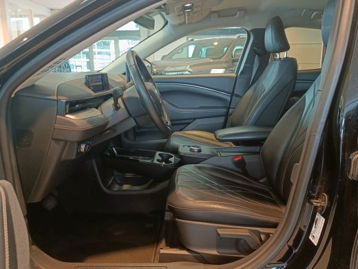 Ford Mustang Mach-E Mach-E RWD 75 kWh | 98% SoH | 360 Camera | B&O | All-Season | Dealer Onderhouden | BTW-Auto | Ach... ActivLease financial lease