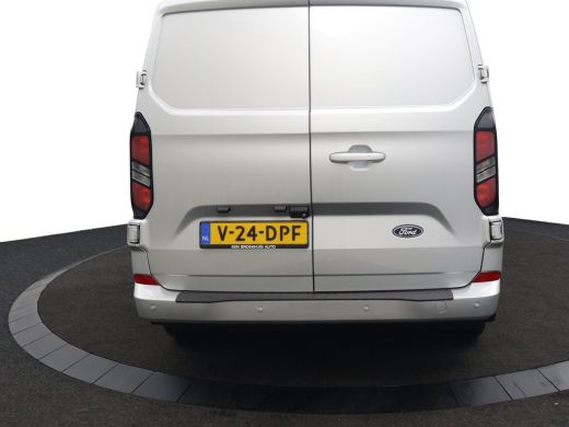 Ford Transit Custom 300 2.0 TDCI L2H1 Limited Automaat | Camera | Navigatie | Laadruimte Pakket | Keyless | Adaptive ... ActivLease financial lease