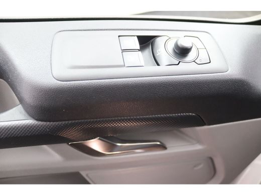 Ford Transit Custom 300 2.0 TDCI L2H1 Limited Automaat | Camera | Navigatie | Laadruimte Pakket | Keyless | Adaptive ... ActivLease financial lease