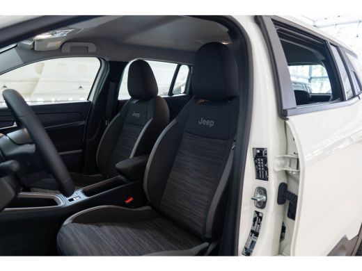 Jeep Avenger Longitude 54 kWh | SOH 96% | Apple Carplay & Android Auto | Parkeersensoren | Climate Controle | ... ActivLease financial lease