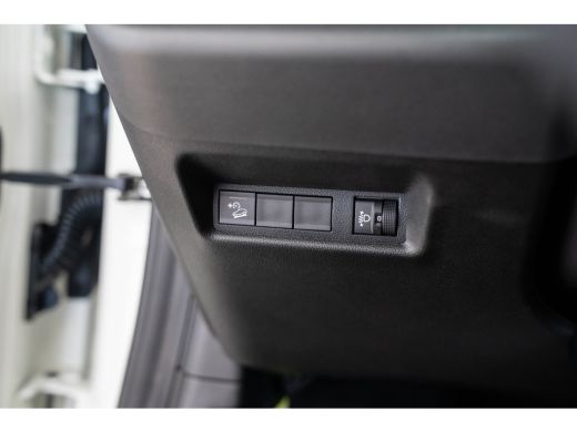 Jeep Avenger Longitude 54 kWh | SOH 96% | Apple Carplay & Android Auto | Parkeersensoren | Climate Controle | ... ActivLease financial lease
