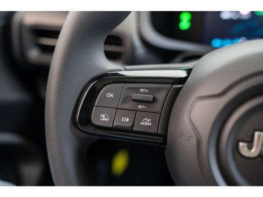 Jeep Avenger Longitude 54 kWh | SOH 96% | Apple Carplay & Android Auto | Parkeersensoren | Climate Controle | ... ActivLease financial lease