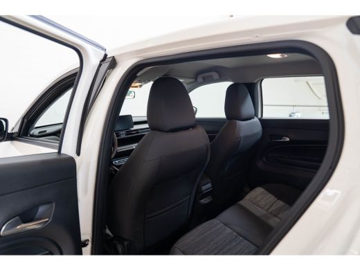 Jeep Avenger Longitude 54 kWh | SOH 96% | Apple Carplay & Android Auto | Parkeersensoren | Climate Controle | ... ActivLease financial lease