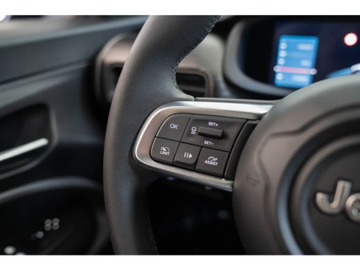 Jeep Avenger Longitude 54 kWh | SOH 96% | Navigatie | Camera | Keyless | Parkeersensoren | Climate Controle | ... ActivLease financial lease