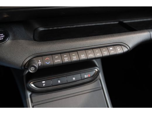 Jeep Avenger Longitude 54 kWh | SOH 96% | Navigatie | Camera | Keyless | Parkeersensoren | Climate Controle | ... ActivLease financial lease