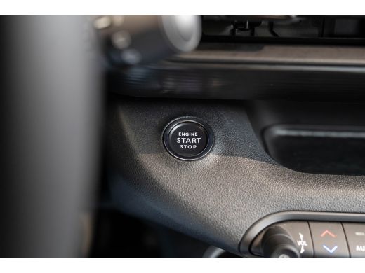 Jeep Avenger Longitude 54 kWh | SOH 96% | Navigatie | Camera | Keyless | Parkeersensoren | Climate Controle | ... ActivLease financial lease