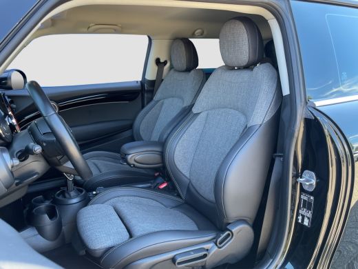 Mini Cooper 1.5 Classic | Cruise Control | Navigatie | Climate Control | PDC | ActivLease financial lease