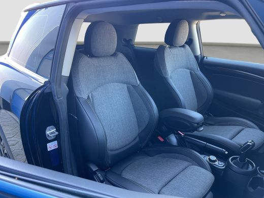 Mini Cooper 1.5 Classic | Cruise Control | Navigatie | Climate Control | PDC | ActivLease financial lease