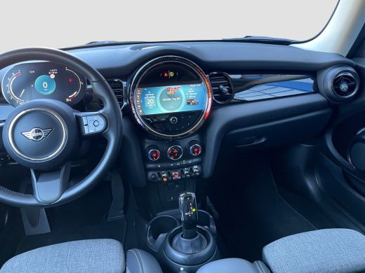 Mini Cooper 1.5 Classic | Cruise Control | Navigatie | Climate Control | PDC | ActivLease financial lease