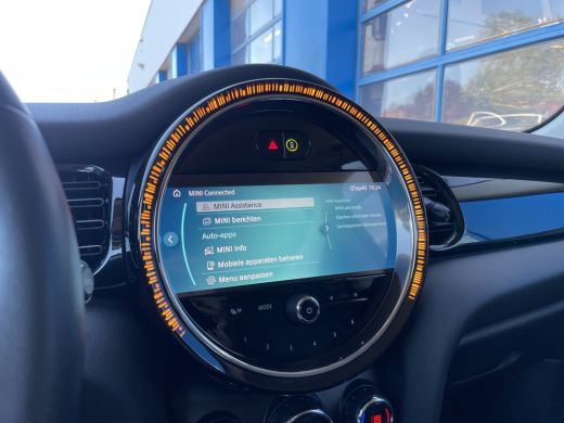 Mini Cooper 1.5 Classic | Cruise Control | Navigatie | Climate Control | PDC | ActivLease financial lease