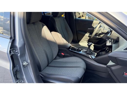 Peugeot 208 1.2 PURETECH 100PK ALLURE / NAVI / LEDER / CLIMA / PDC / 16" LMV / CAMERA / ADAPT. CRUISECONTROL ... ActivLease financial lease