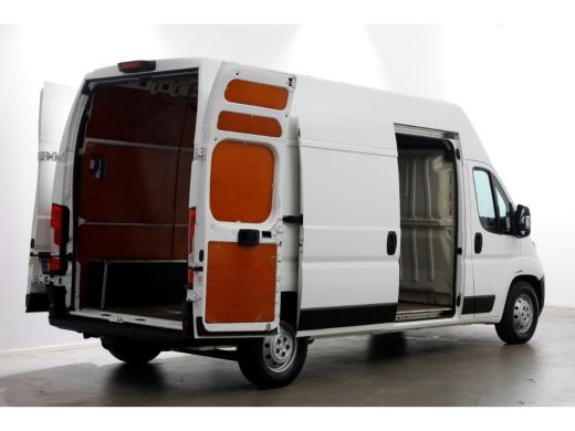 Peugeot Boxer 435 2.0 BlueHDI 165pk L3H3 Premium Airco/Navi/Camera 10-2018 ActivLease financial lease