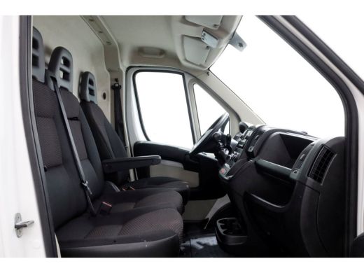 Peugeot Boxer 435 2.0 BlueHDI 165pk L3H3 Premium Airco/Navi/Camera 10-2018 ActivLease financial lease